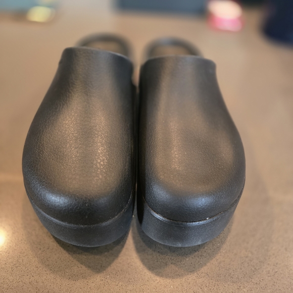 Crocs Dylan Platform Clogs - Picture 2 of 6